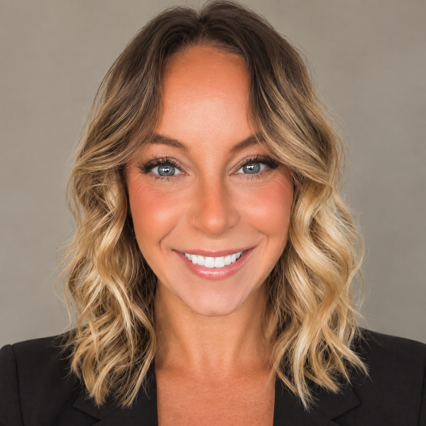 Kelly Rooney, Therapist
