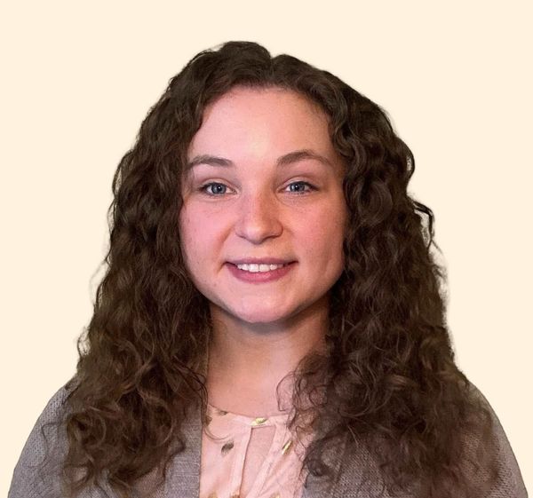 Hailey Hayman, Therapist