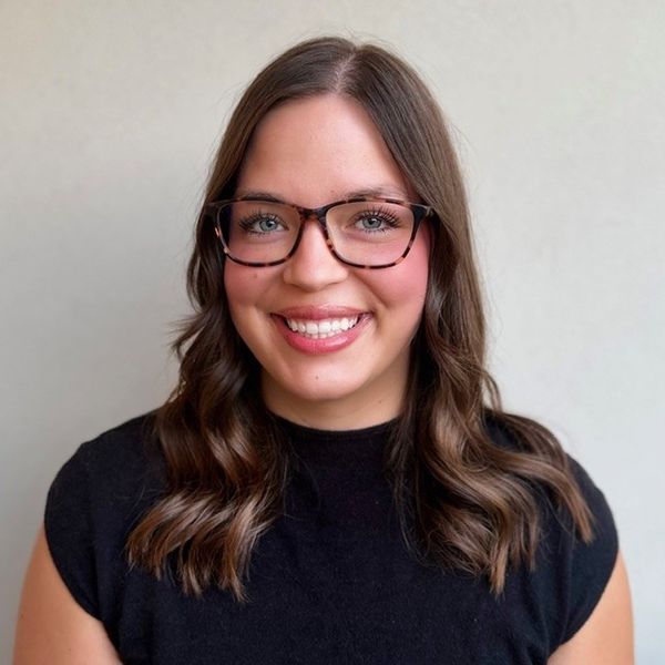 Lauren Sluss, Therapist