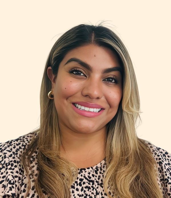 Elizabeth De La Torre, Therapist