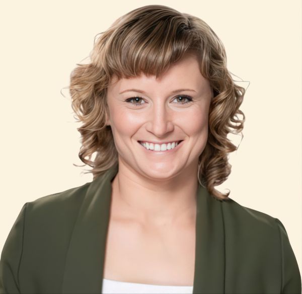 Katie Tschetter, Therapist