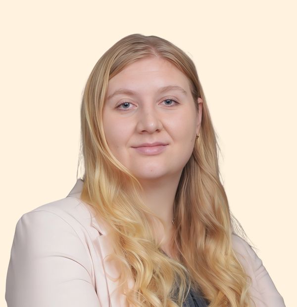 Nicole Churchill, Therapist