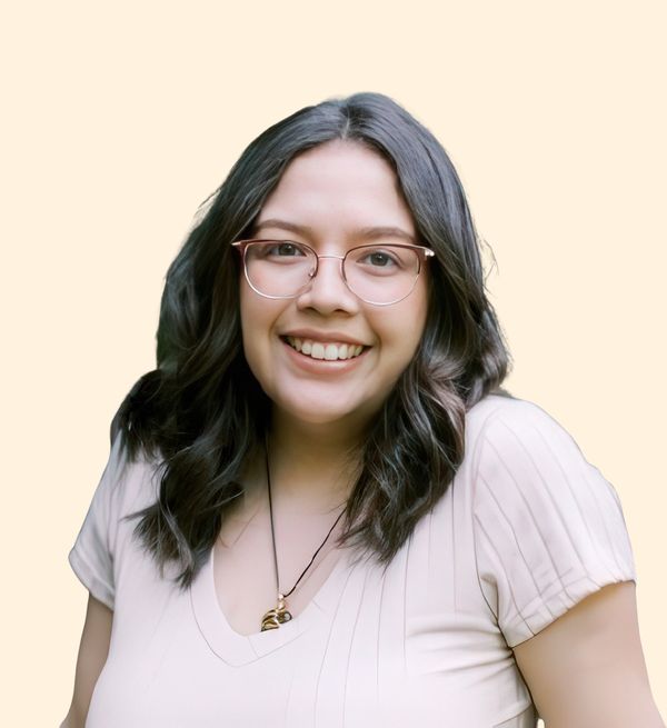 Lindsey Romo, Therapist