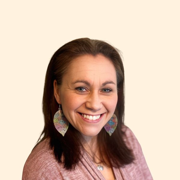 Cara Streit, Therapist
