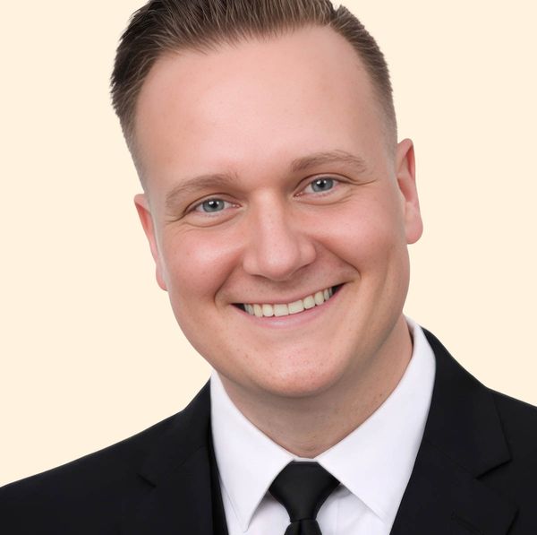 Andrew DeNicola, Therapist
