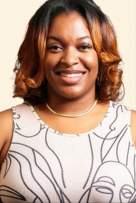 Amber McGill, Therapist