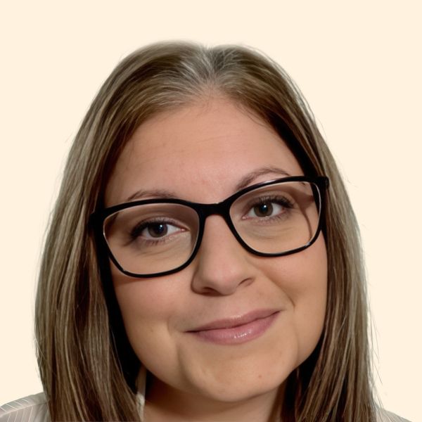 Kelli Rivelli, Therapist