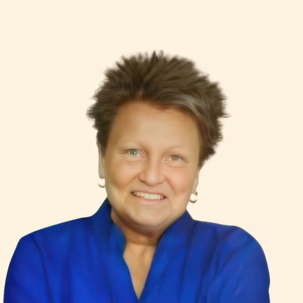 Linda Evelsizer, Therapist