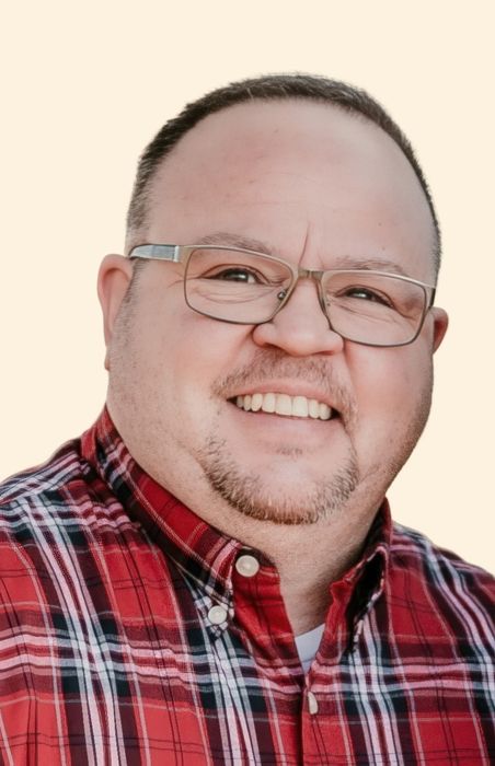 Jonah Courlione, Therapist