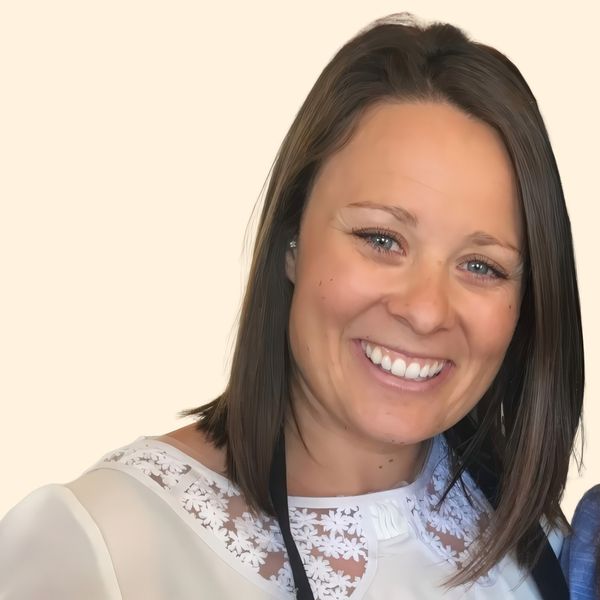 Erin Hernikl, Therapist