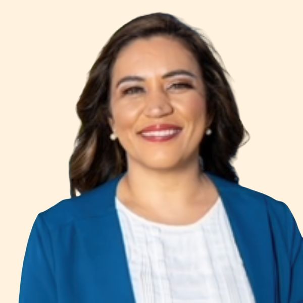 Hila Raen, Therapist