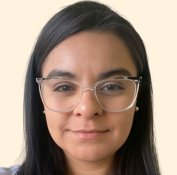 Kim Iraheta, Therapist