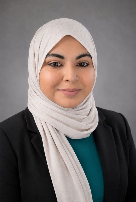 Samar Khan, Therapist