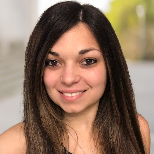 Alexandra Svadlenak Jones, Therapist