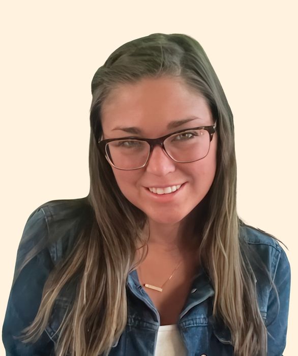Brianna Munson, Therapist