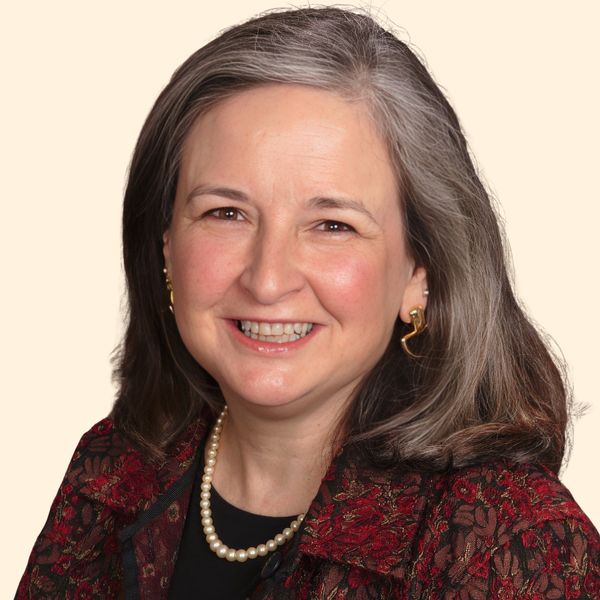 Lucy Hammond, Therapist