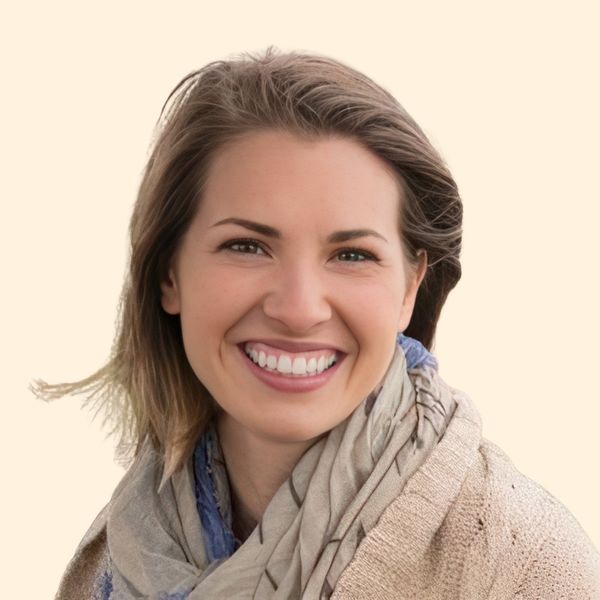 Anna OConnell, Therapist