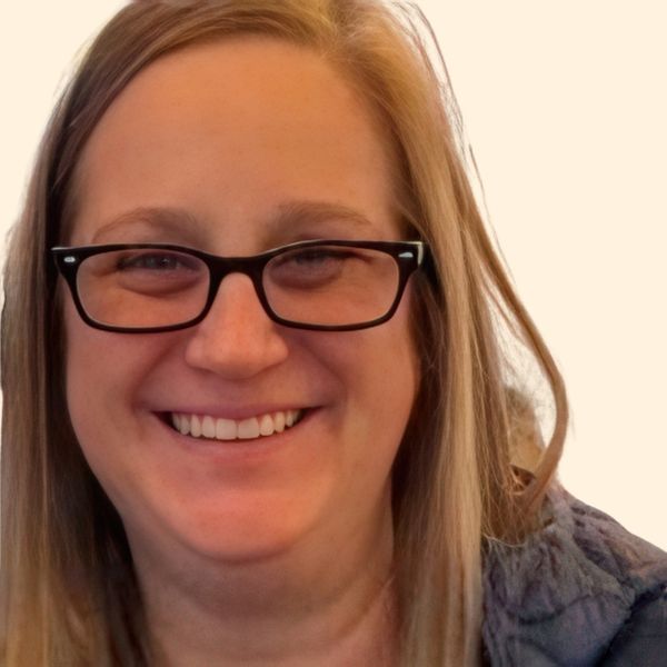 Aprel Davis, Therapist
