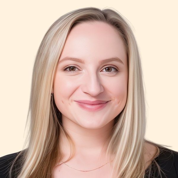 Lauren Dueck, Therapist