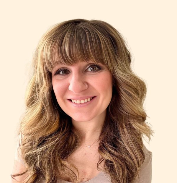 Ashlee Hoyt, Therapist