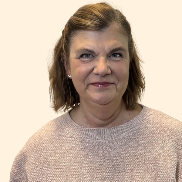 Denise Logan, Therapist