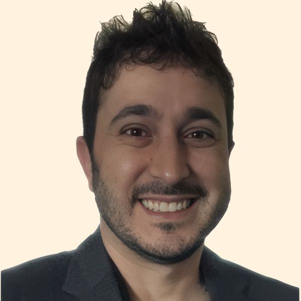 Tony Lloret, Therapist