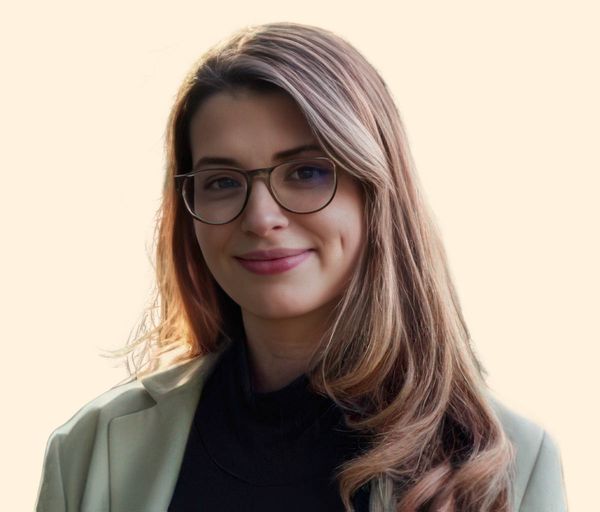 Shelby Harris, Therapist