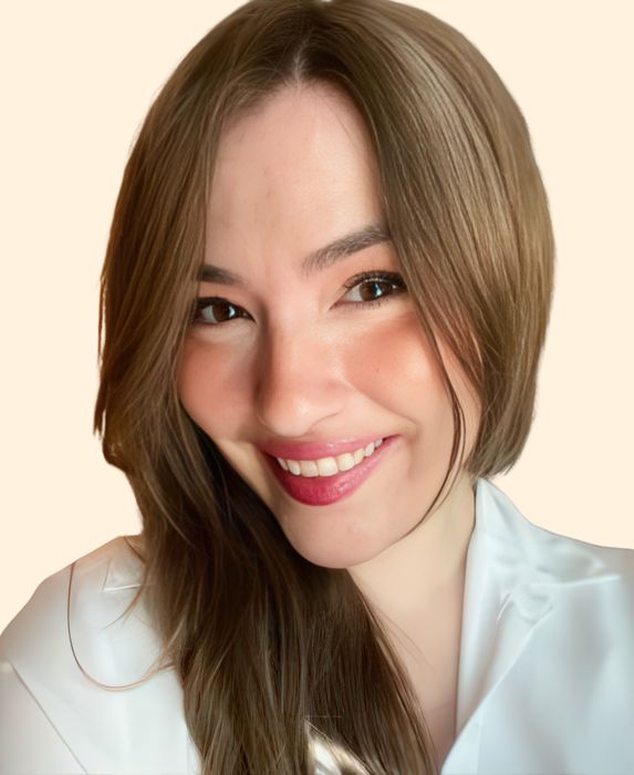 Jenna Hennen, Therapist