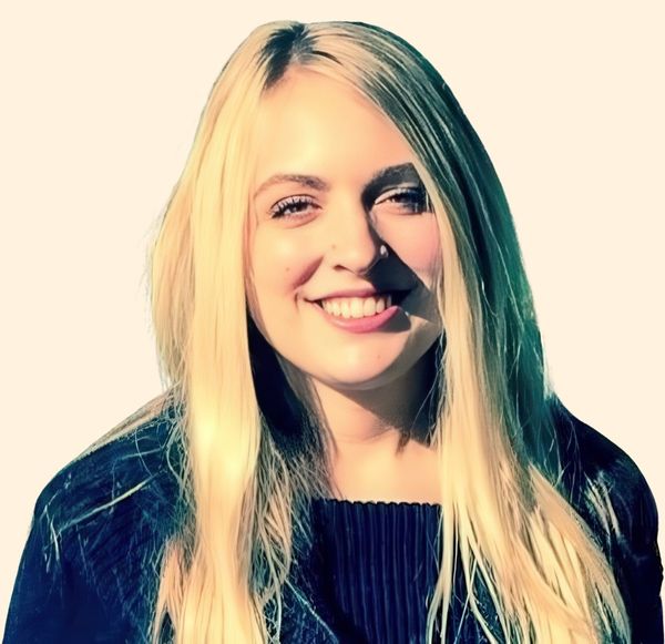Alaina Knoedler, Therapist