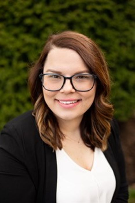 Sarah Pawlak, Therapist