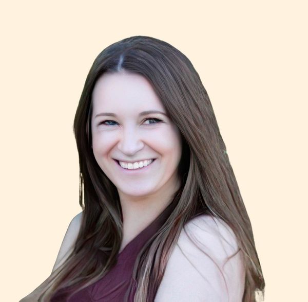Lauren Hardy, Therapist