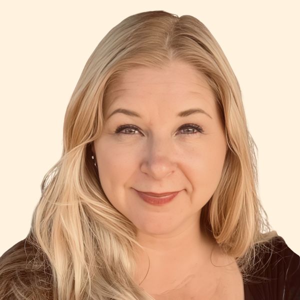 Robyn Johnson, Therapist