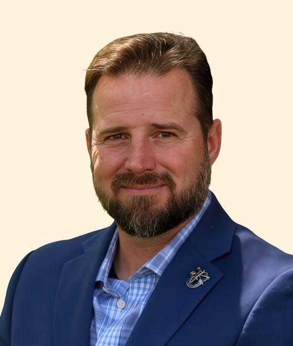 Matthew Russell, Therapist