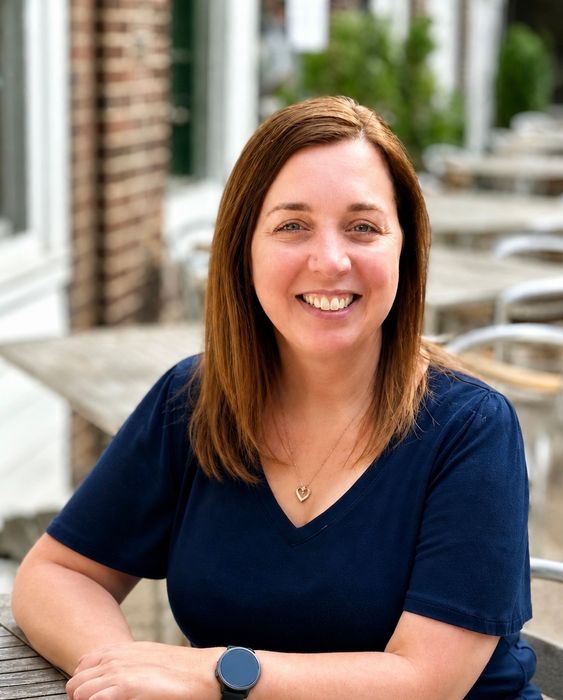 Cyndi Bontrager, Therapist