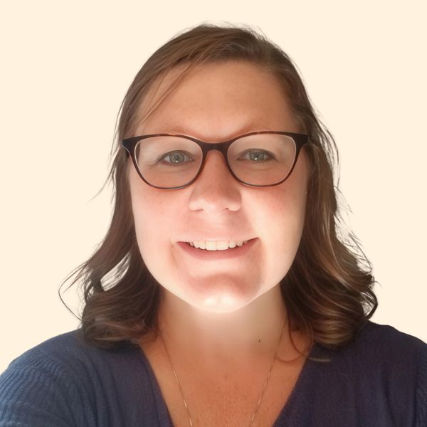 Julia Peterson, Therapist