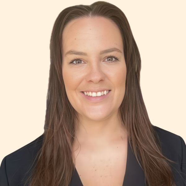 Alayna Wacker, Therapist