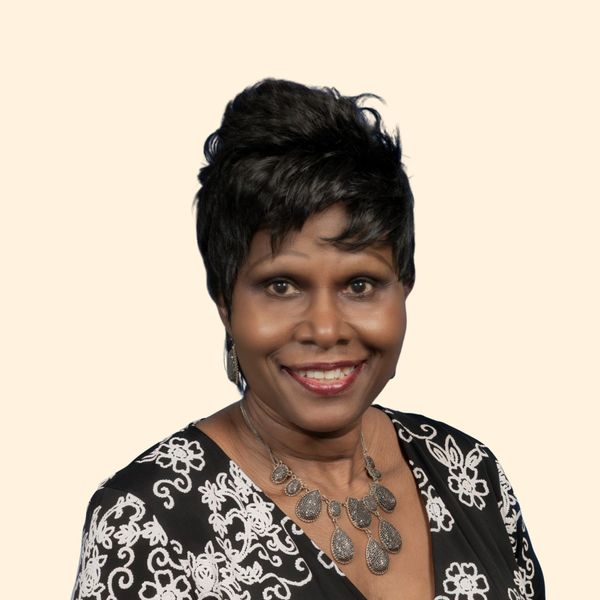 Eno Mowarin, Therapist