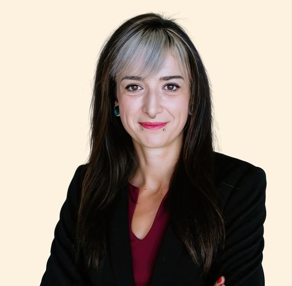 Demi Kourtesi, Psychologist