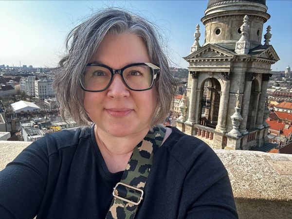 Sara Anderson, Therapist