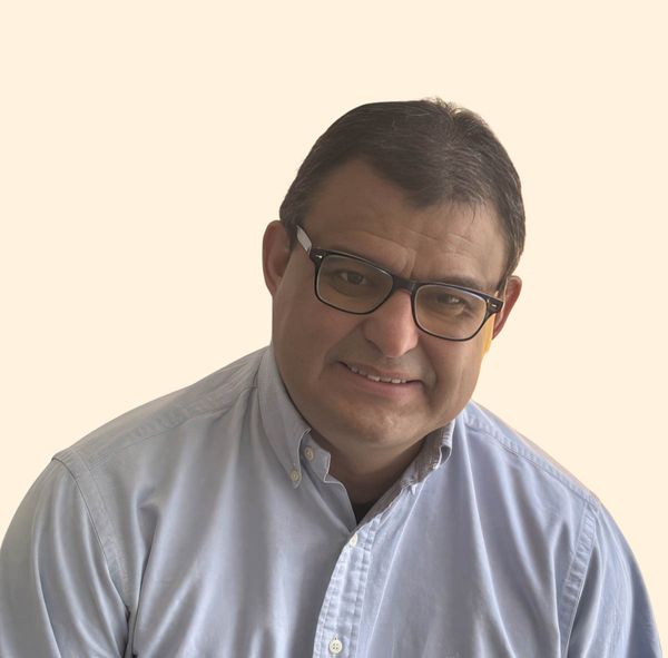 Eddie Ruano, Therapist