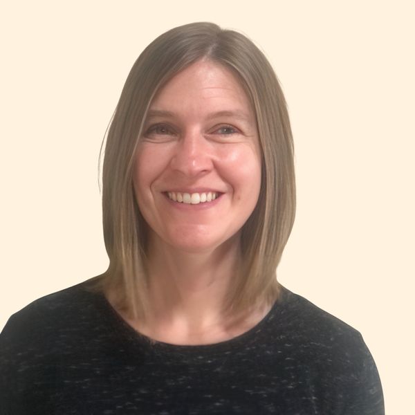 Annaken Toews, Therapist