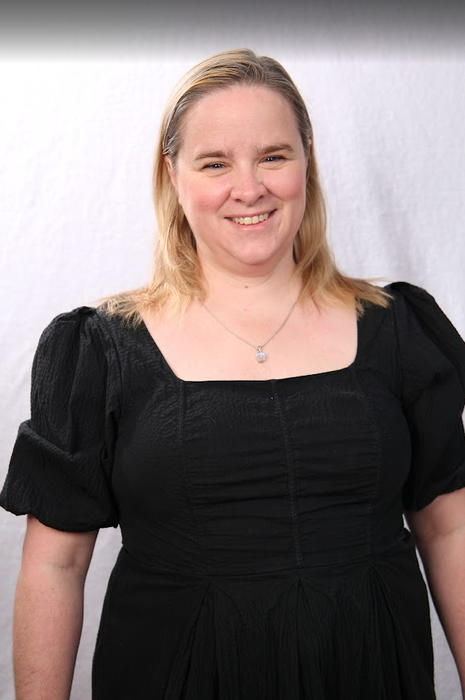 Anneke Wardlaw, Therapist