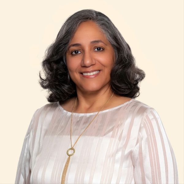 Evelyn Alvino, Therapist