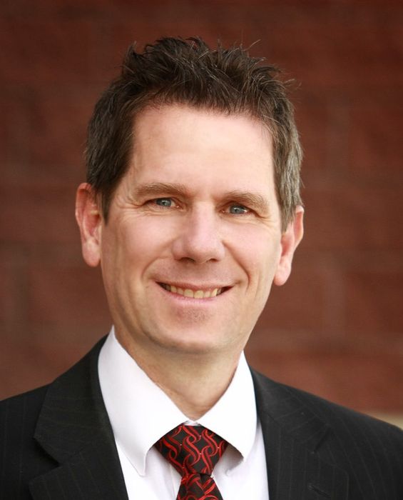 Dr. Russell Gaede, Therapist