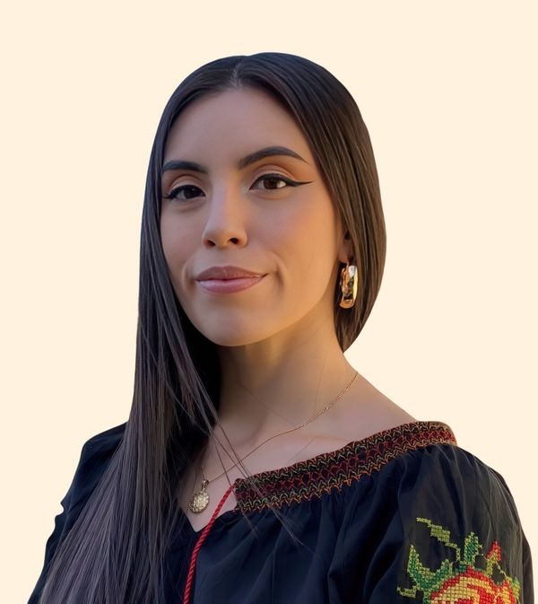 Jennifer Leon Salinas, Therapist
