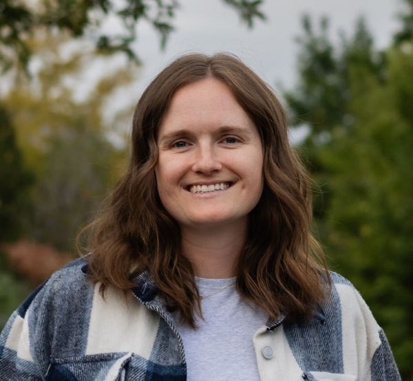 Lindsey Van Roo, Therapist