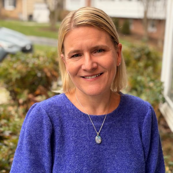 Kate Jones, Therapist