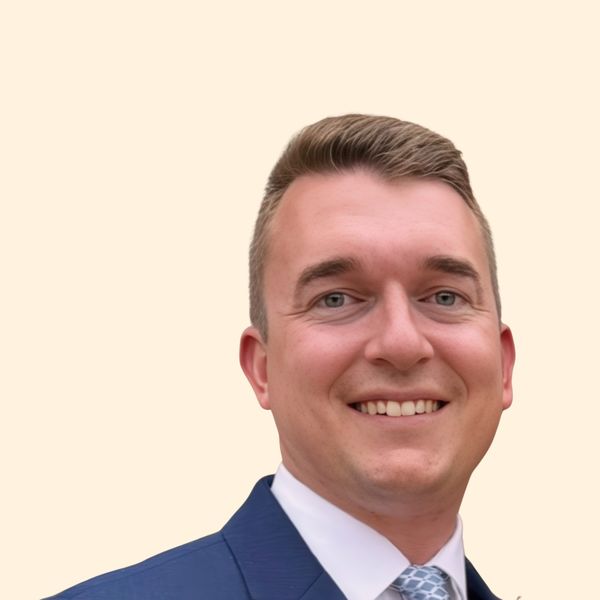 Paul E Brunn, Therapist