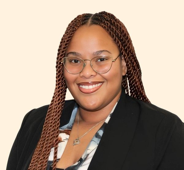 Veronica Sauveur, Therapist