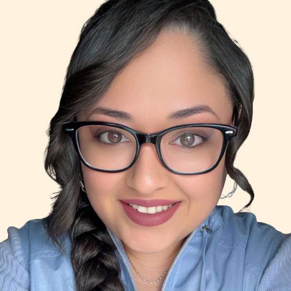 Daena Puente, Therapist